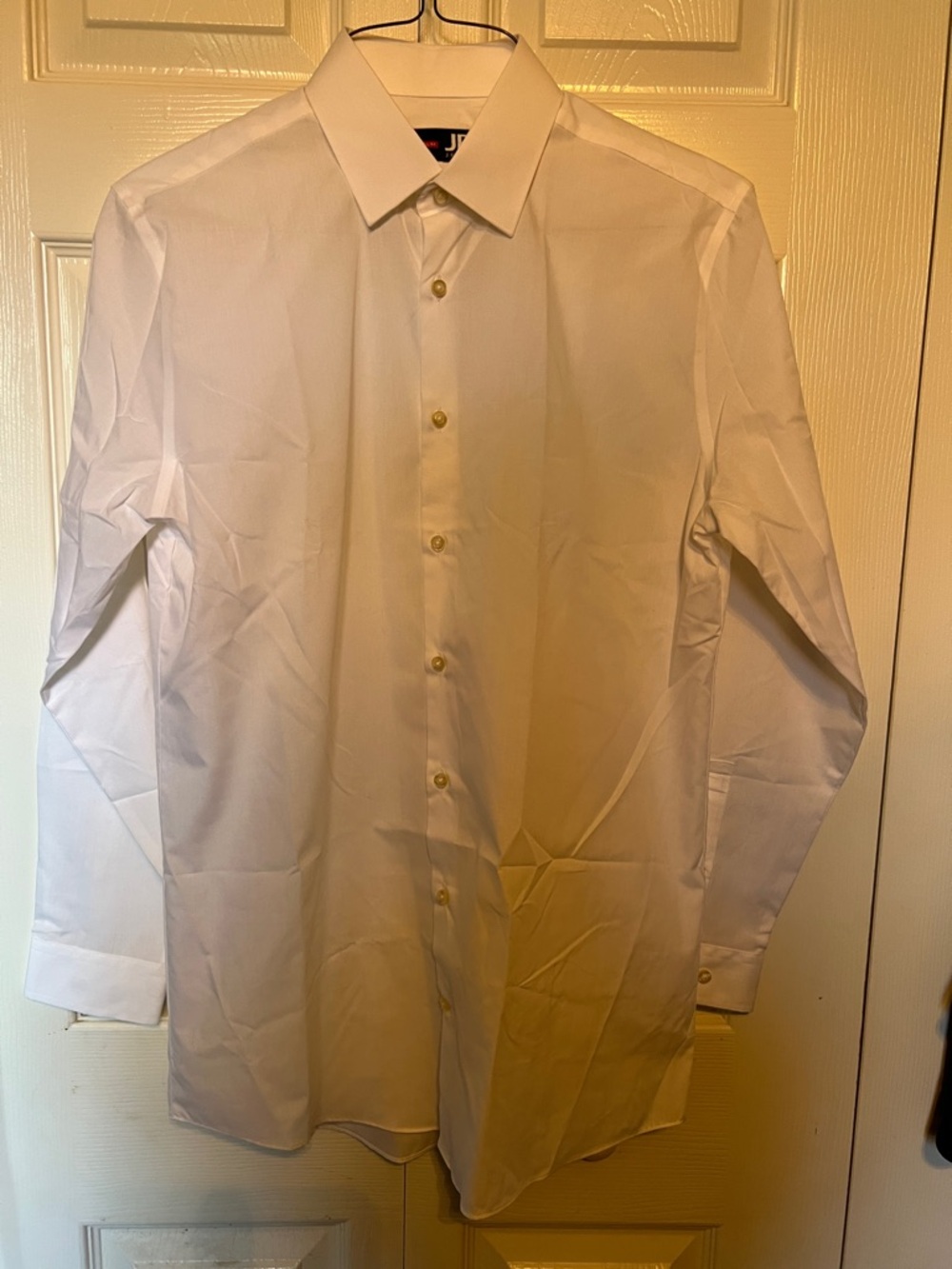 Brand new without tags Men's White Dress Shirt -  size 15-15 1/2 32/33 sleeve.